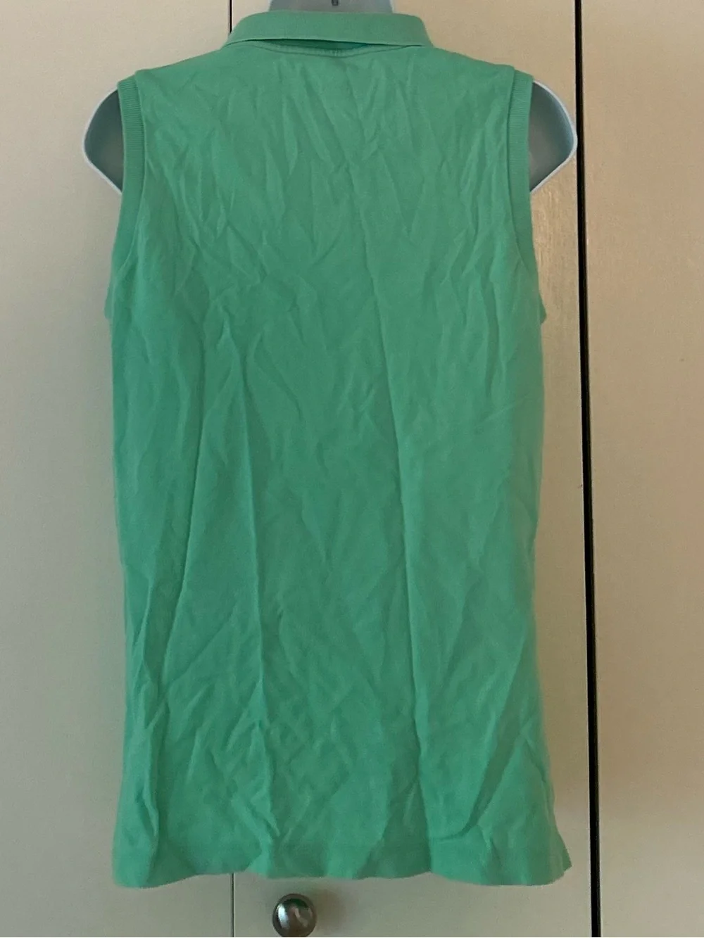 Lilly Pulitzer sleeveless collared partial button front shirt M - Picture 3 of 10